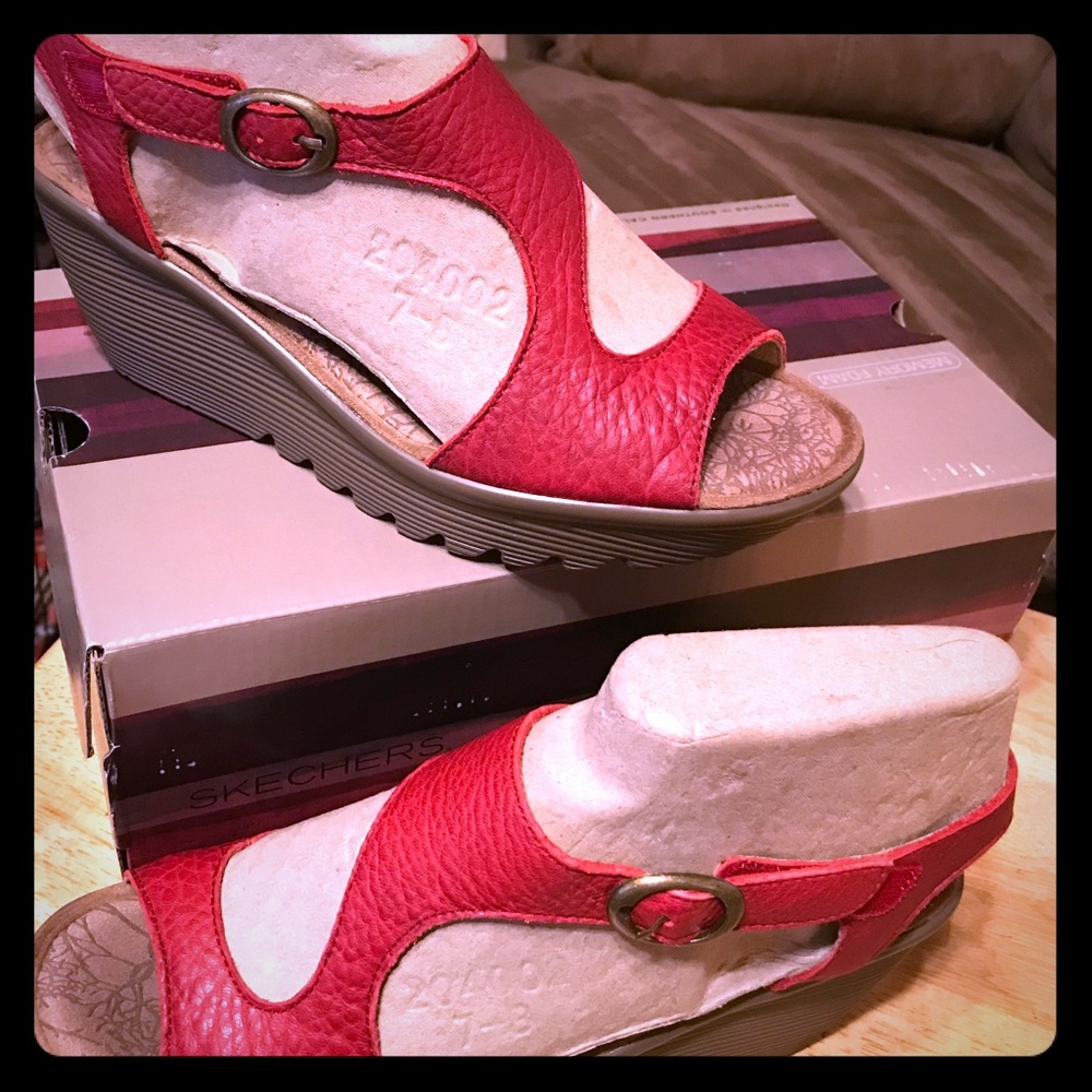 Skechers Leather open toe cut out wedges 7M